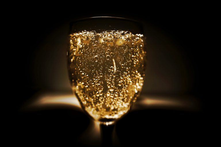 champagne 2178775 1920 768x512